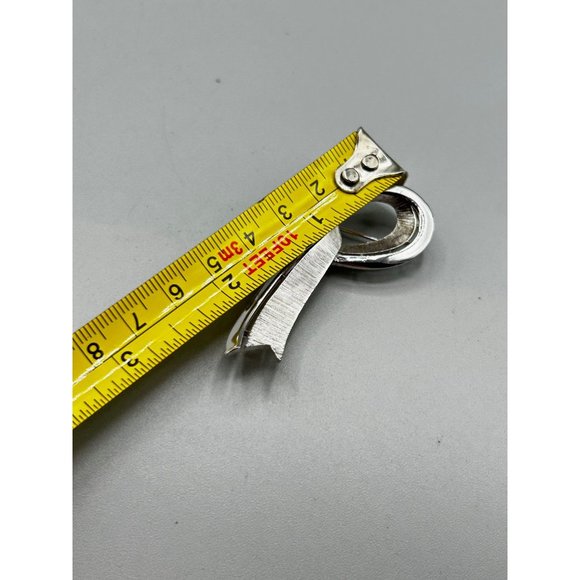 Signed Trifari Ribbon Pin Brooch Brushed Silver Tone Designer Signed Bow Pin - Picture 5 of 5